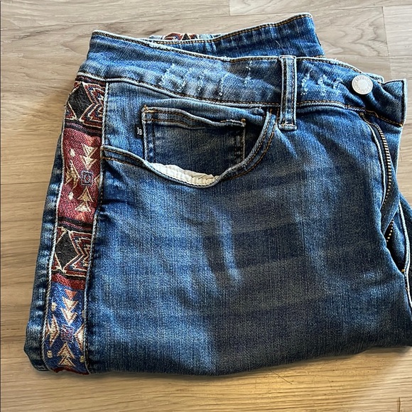 Judy Blue Straight Leg Jeans - Picture 2 of 3